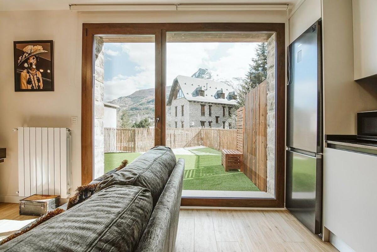 Casa Rosana - Apartamento De Diseno Con Terraza Sallent de Gállego Zewnętrze zdjęcie
